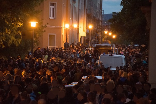 Dresden Nazifrei Demo in der Vorwerkstraße um 21:25 Uhr