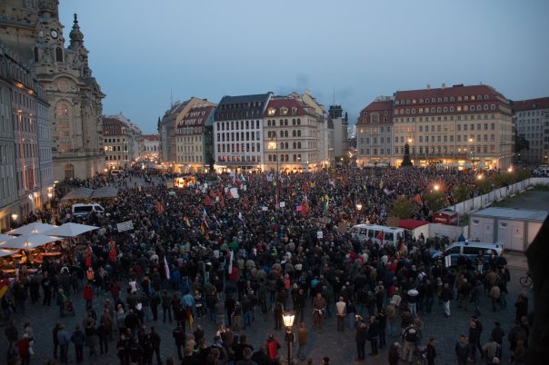 Pegida-Kundgebung um 18:50 Uhr